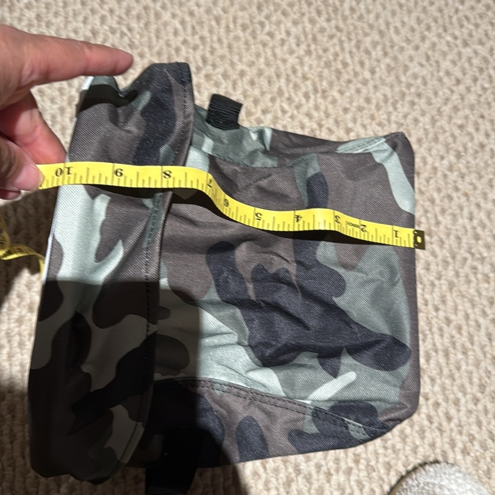 Thirty One Bag Organizing Bin Round Tote in Camo - Picture 6 of 7